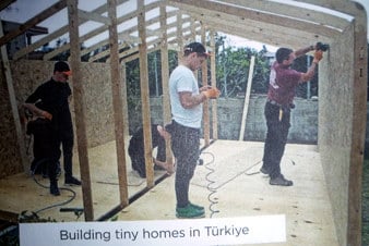 Building mini homes in Turkiye (Turkey)